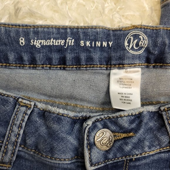 N62 Signature Fit Women's Skinny Medium Wash Jeans, Size 8 - Picture 4 of 7